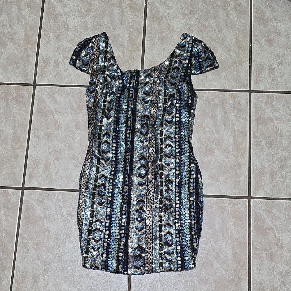 Xtaren Blue Silver Flutter Sleeve Bodycon Dress